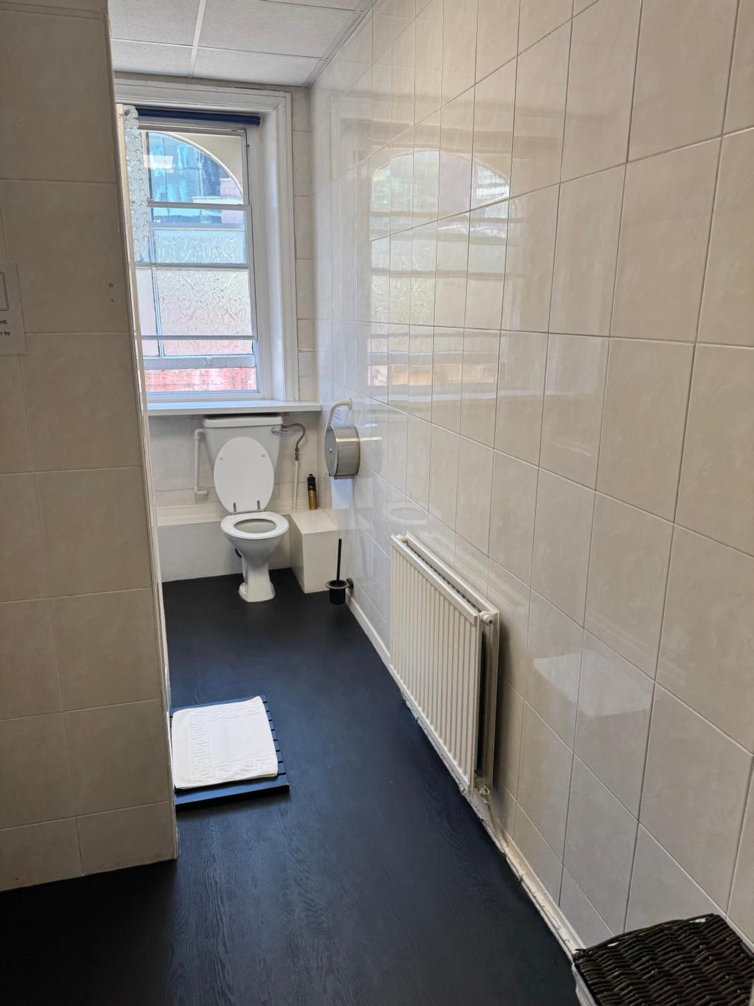 Piccadilly Hotel *